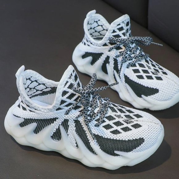 Childrens Colorblock Gym Shoes - Picture 3 of 7